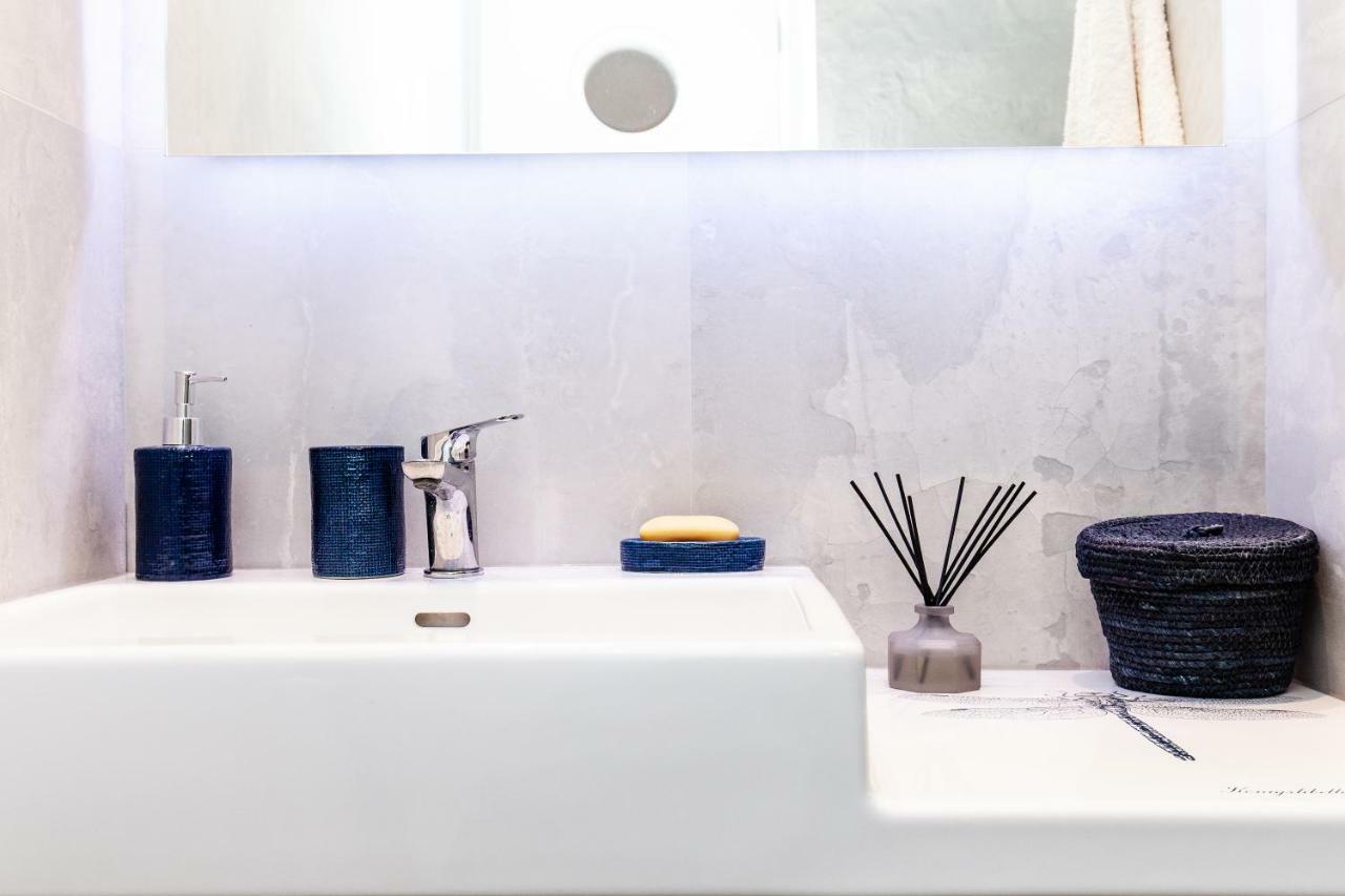 Sweet Suite Flora In Vouliagmeni Athens Ngoại thất bức ảnh