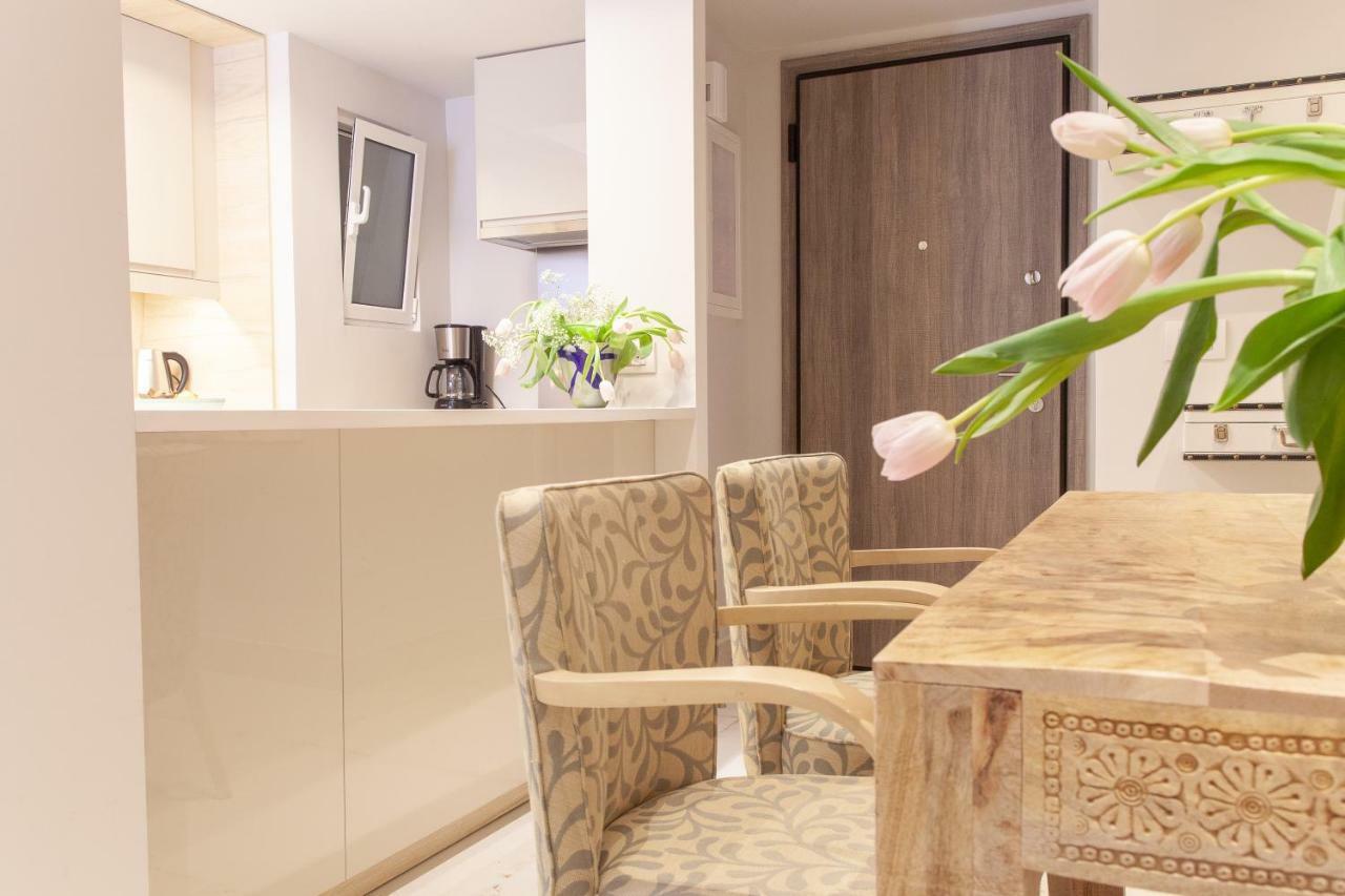 Sweet Suite Flora In Vouliagmeni Athens Ngoại thất bức ảnh
