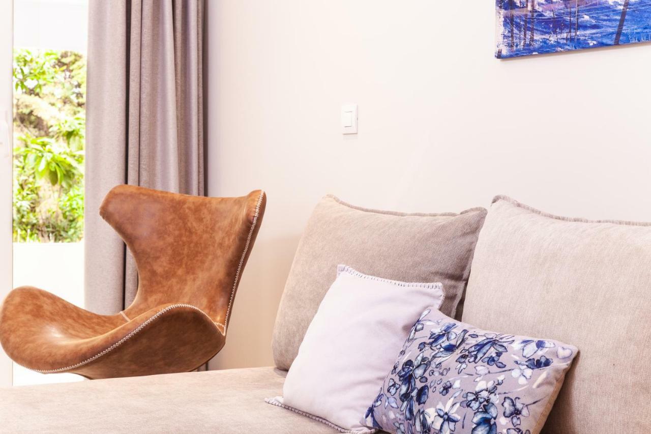 Sweet Suite Flora In Vouliagmeni Athens Ngoại thất bức ảnh