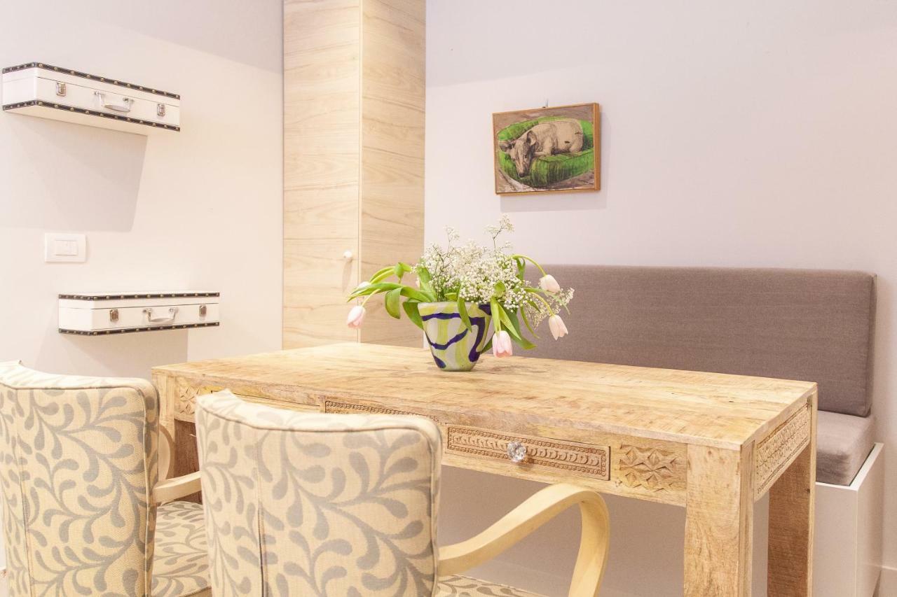 Sweet Suite Flora In Vouliagmeni Athens Ngoại thất bức ảnh